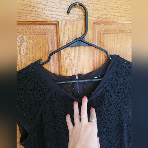 NWOT banana Republic full lace overlay top - Picture 5 of 16